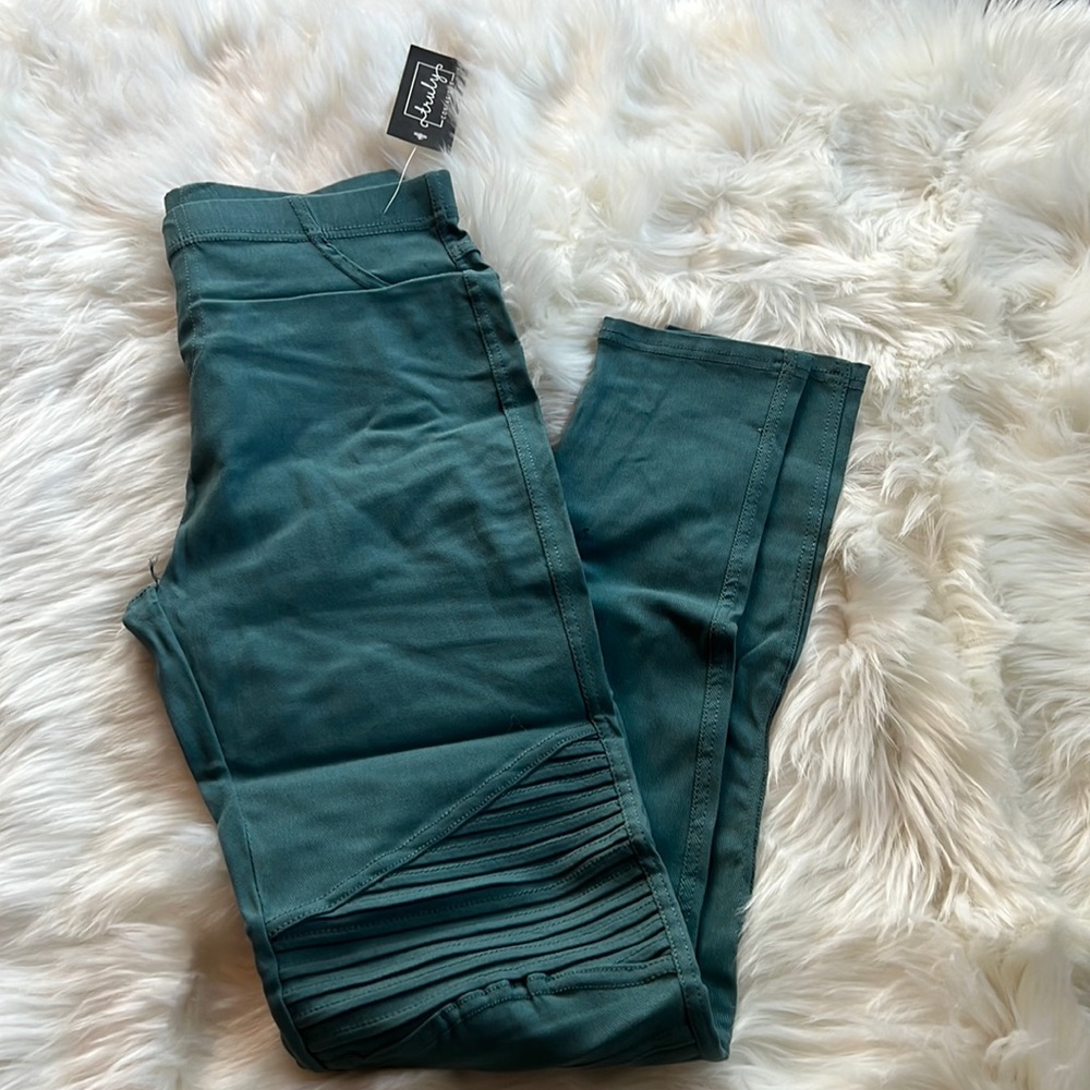 Teal Motto Jeggings. Size L/XL. *NEW WITH TAGS”